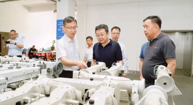 張立偉一行赴陜鼓章丘氣體、青島海發(fā)集團、上海臨港產(chǎn)業(yè)區(qū)等單位考察調(diào)研