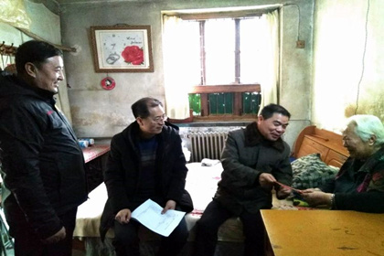 【“四進(jìn)萬家系列活動”】集團(tuán)領(lǐng)導(dǎo)走訪慰問組開展“進(jìn)萬家門、訪萬家情、解萬家難、暖萬家心”活動